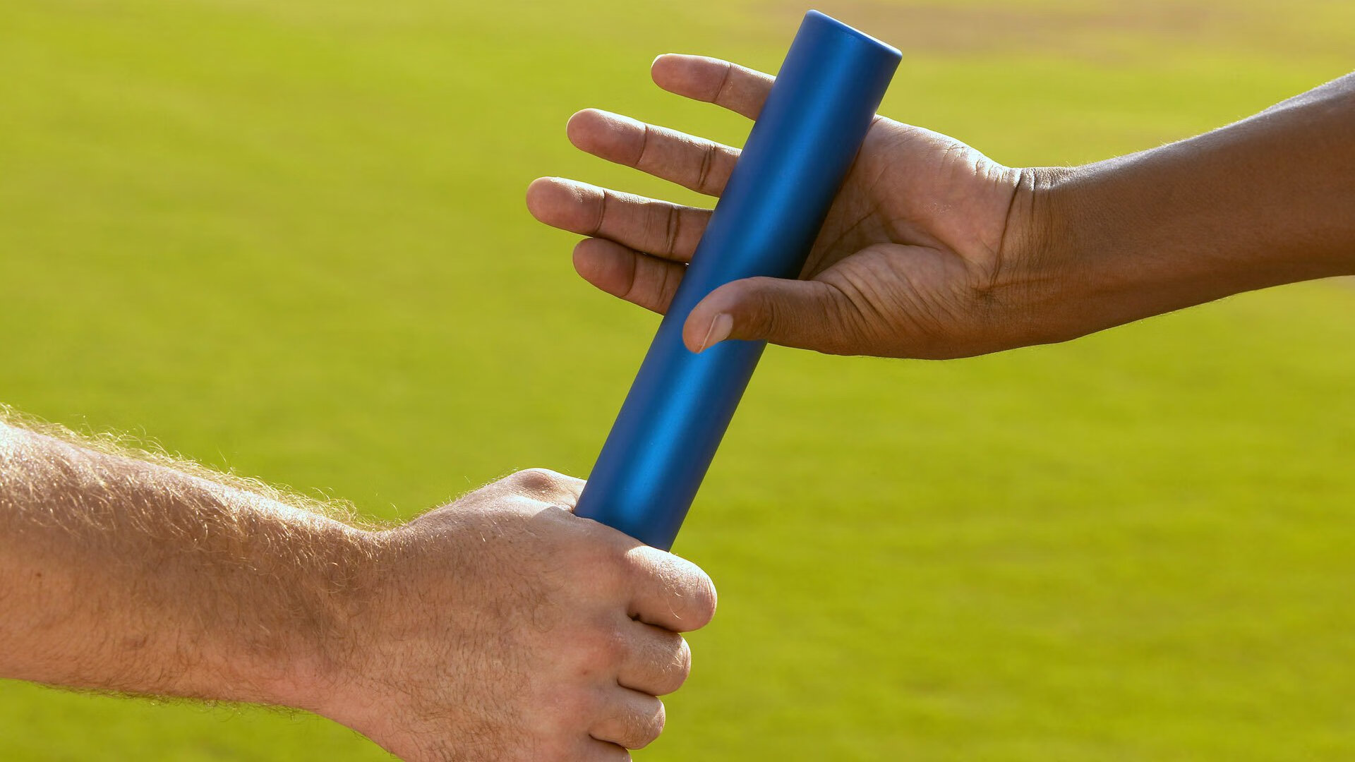 全国冬季两项冠军赛 小将射击全中成夺冠关键